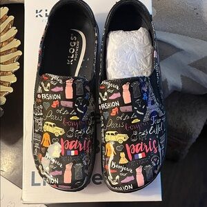 Klogs Women's Paris Print Slip-On Slippers - Black and Pink